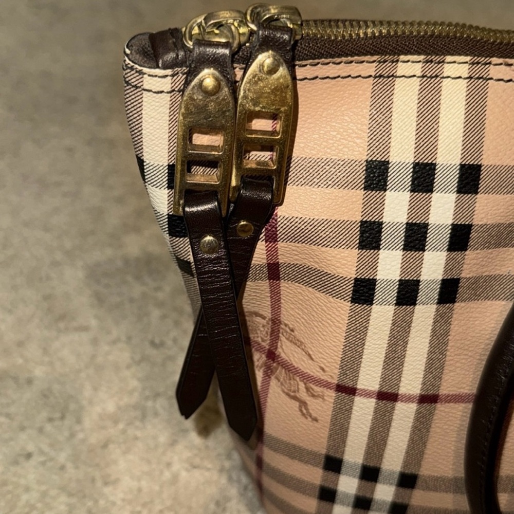 Burberry 16” Tote Bag - Picture 13 of 16